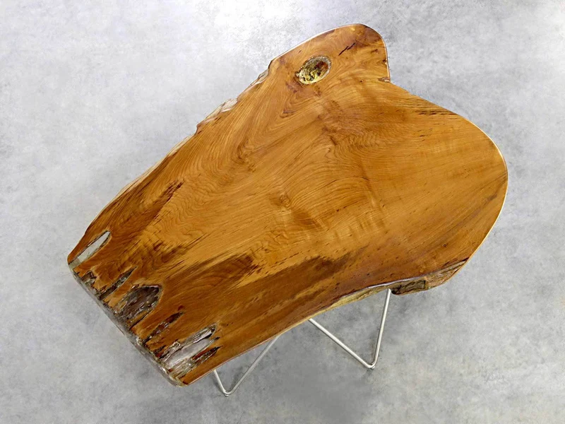 Couchtisch Unikat aus Teak mit Epoxidharz und Edelstahl Untergestell