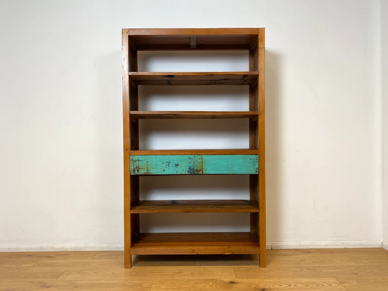 Boatwood by WMK I Nachhaltiges handgefertigtes Bücherregal aus altem Bootsholz