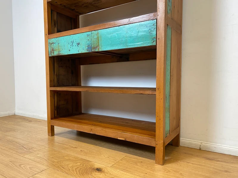 Boatwood by WMK I Nachhaltiges handgefertigtes Bücherregal aus altem Bootsholz