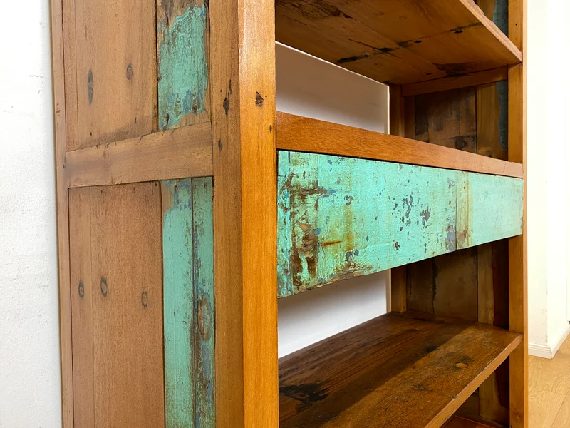 Boatwood by WMK I Nachhaltiges handgefertigtes Bücherregal aus altem Bootsholz
