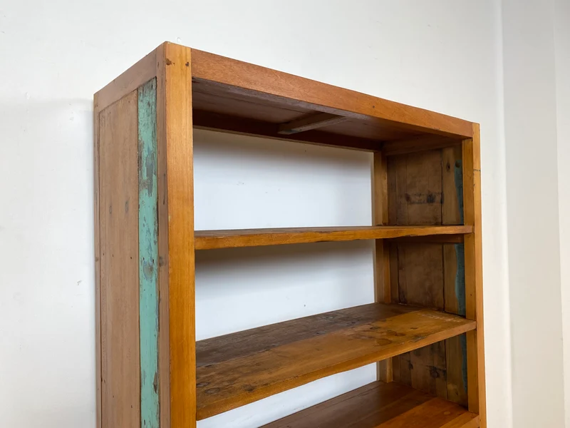 Boatwood by WMK I Nachhaltiges handgefertigtes Bücherregal aus altem Bootsholz