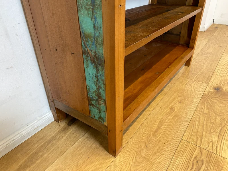 Boatwood by WMK I Nachhaltiges handgefertigtes Bücherregal aus altem Bootsholz