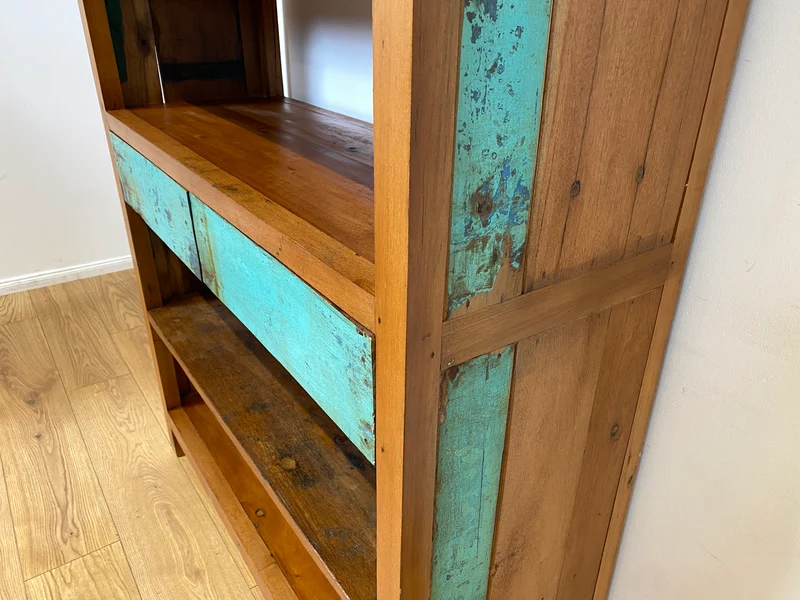 Boatwood by WMK I Nachhaltiges handgefertigtes Bücherregal aus altem Bootsholz