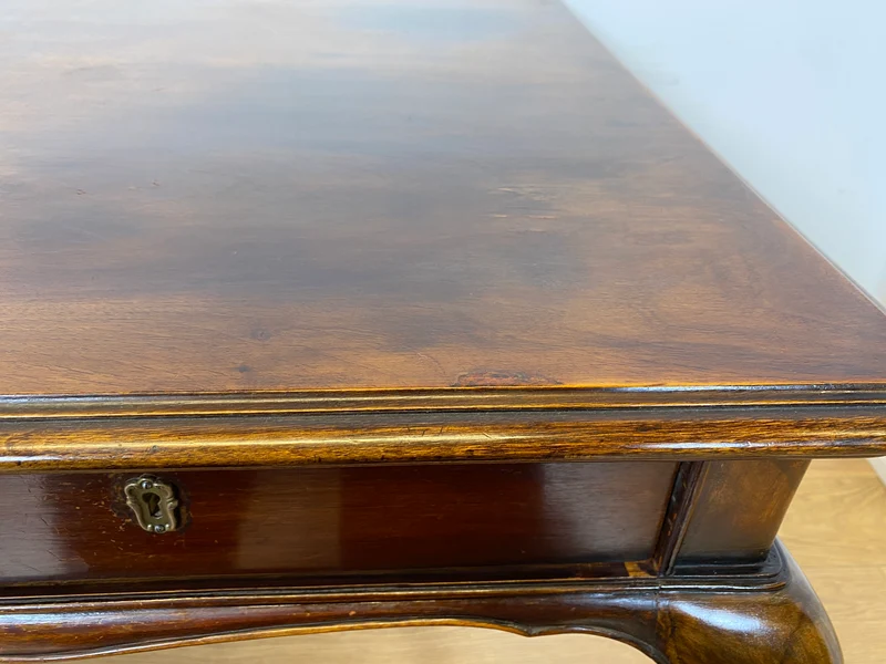 WMK I Eleganter & sehr großer 50er Jahre Schreibtisch oder auch Esstisch im antiken Stil mit Schubladen