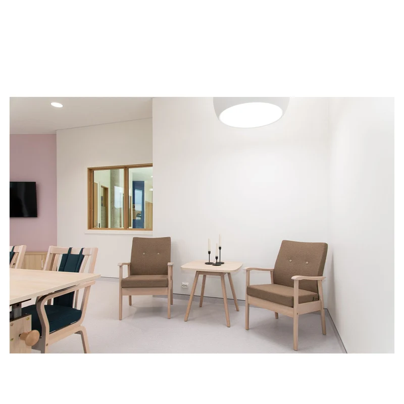 Pan Couchtisch 65x65, mit abgerundeten Ecken