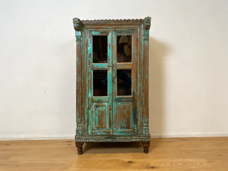 WMK I Einzigartiger Schrank aus antiker handverzierter Tür und charaktervollem massivem Altholz I Vitrine Wäscheschrank Flurschrank Highboard Cabinet Shabby Chic Vintage Boho I Berlin NRW Hamburg
