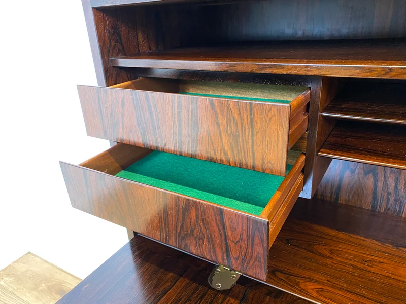 WMK I Stilvoller skandinavischer Mid-Century Designer Schreibschrank by Omann Junior in Palisander