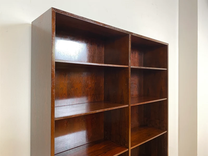 WMK I Stilvoller skandinavischer Mid-Century Designer Bücherschrank by Omann Junior in Palisander m. verstell. Regalböden