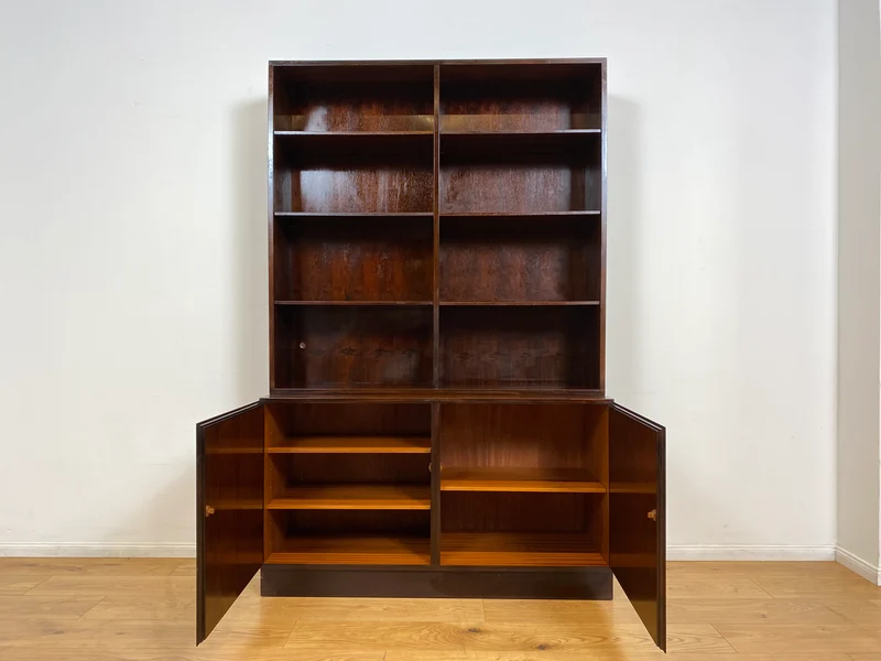 WMK I Stilvoller skandinavischer Mid-Century Designer Bücherschrank by Omann Junior in Palisander m. verstell. Regalböden