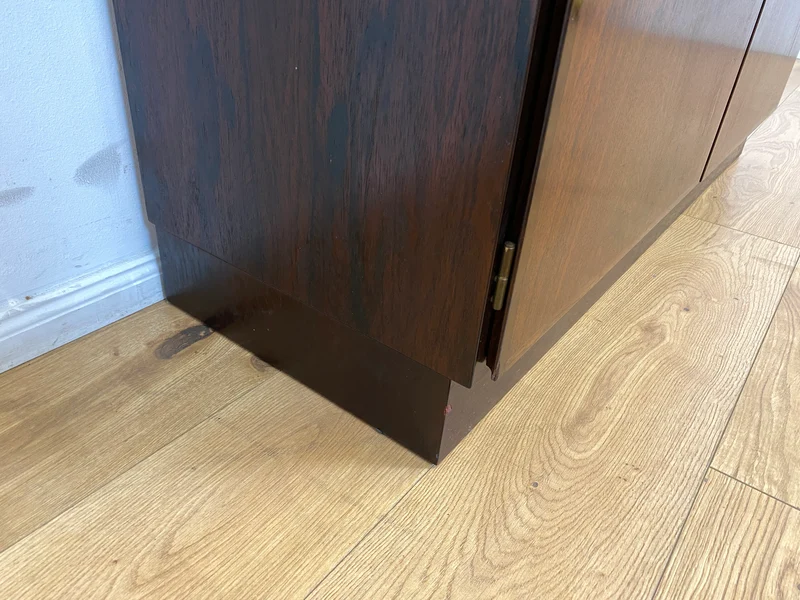 WMK I Stilvoller skandinavischer Mid-Century Designer Bücherschrank by Omann Junior in Palisander m. verstell. Regalböden