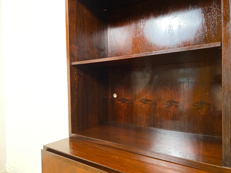 WMK I Stilvoller skandinavischer Mid-Century Designer Bücherschrank by Omann Junior in Palisander m. verstell. Regalböden