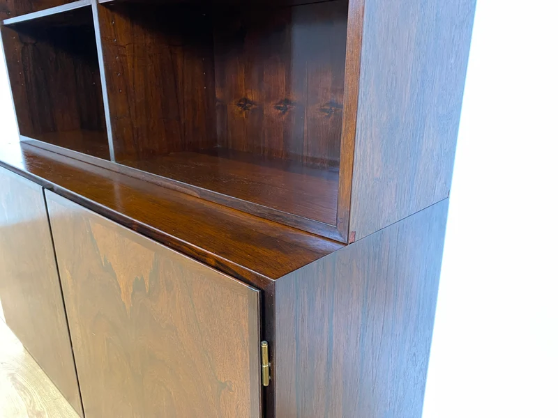 WMK I Stilvoller skandinavischer Mid-Century Designer Bücherschrank by Omann Junior in Palisander m. verstell. Regalböden