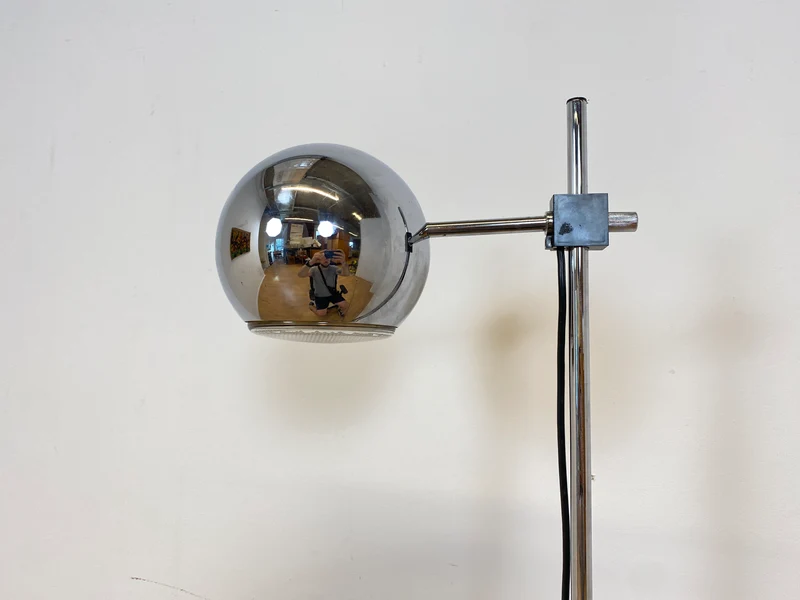 WMK I Zeitlos schöne & höhenverstellbare Space Age Designer Stehlampe von Staff aus Chrom mit neigbarem Ballonschirm