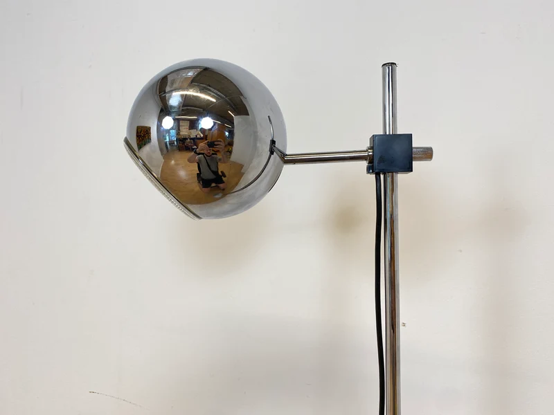 WMK I Zeitlos schöne & höhenverstellbare Space Age Designer Stehlampe von Staff aus Chrom mit neigbarem Ballonschirm