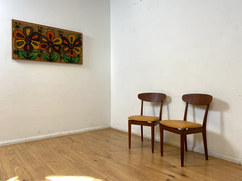WMK I Stilvoller skandinavischer Mid-Century Designer Esszimmerstuhl von Farstrup aus Teakholz mit Kunstleder Bezug