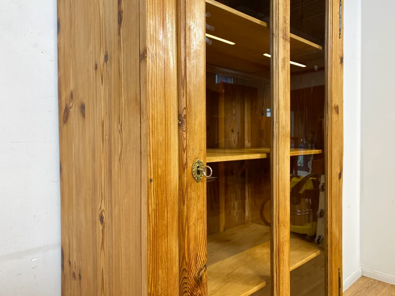 WMK I Eleganter antiker Schrank aus massivem Kiefernholz mit Glastüren & Schublade