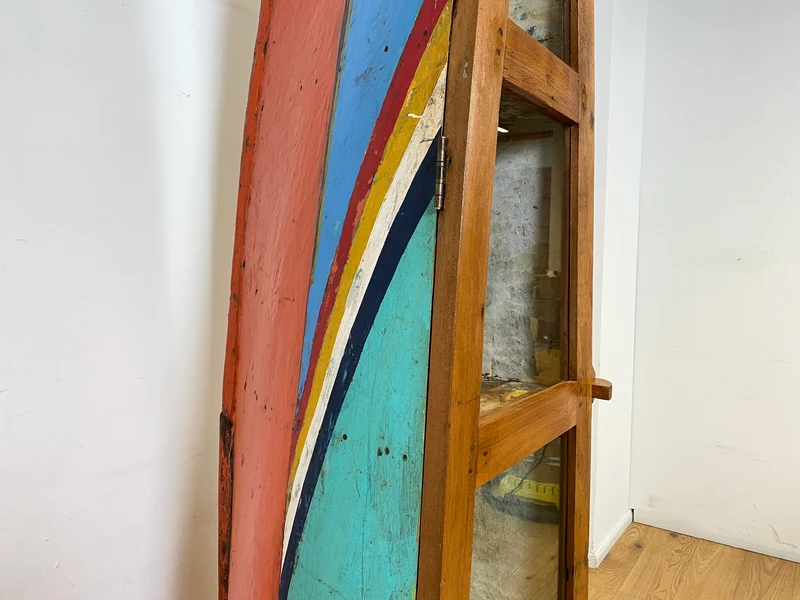 Boatwood by WMK I Einzigartige Vitrine handgefertigt aus altem Fischerboot
