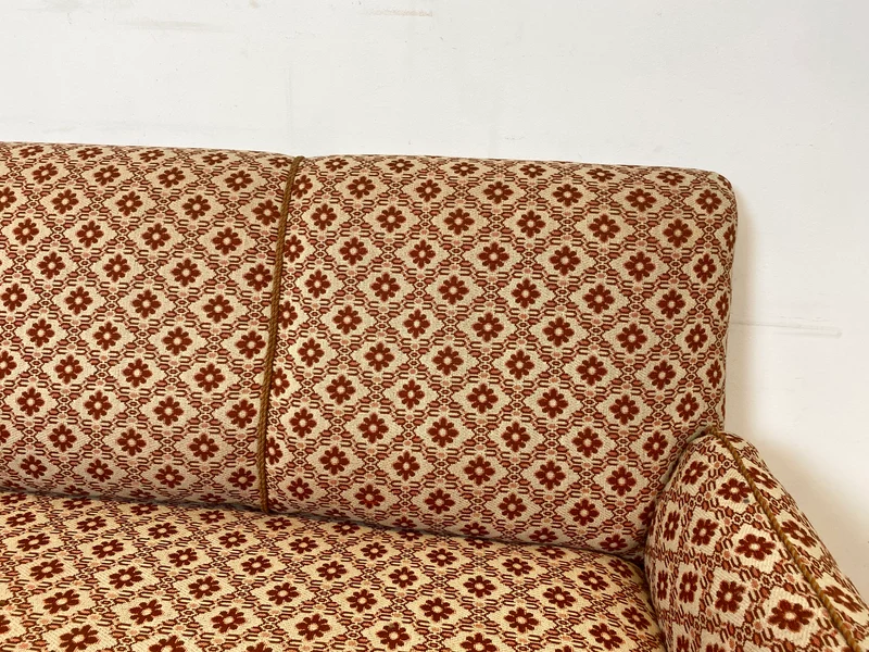 WMK I Besonders schönes und sehr gut erhaltenes antikes Sofa mit grandiosem Bezug und bequemen Federkern, um 1890