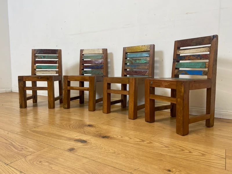 Bunter, stabiler und nachhaltiger Kinderstuhl handgefertigt aus altem Bootsholz in Originalfarben I Stuhl Kleinkindstuhl Holzstuhl Kinderzimmer Spielecke Kindermöbel Spielzimmer I