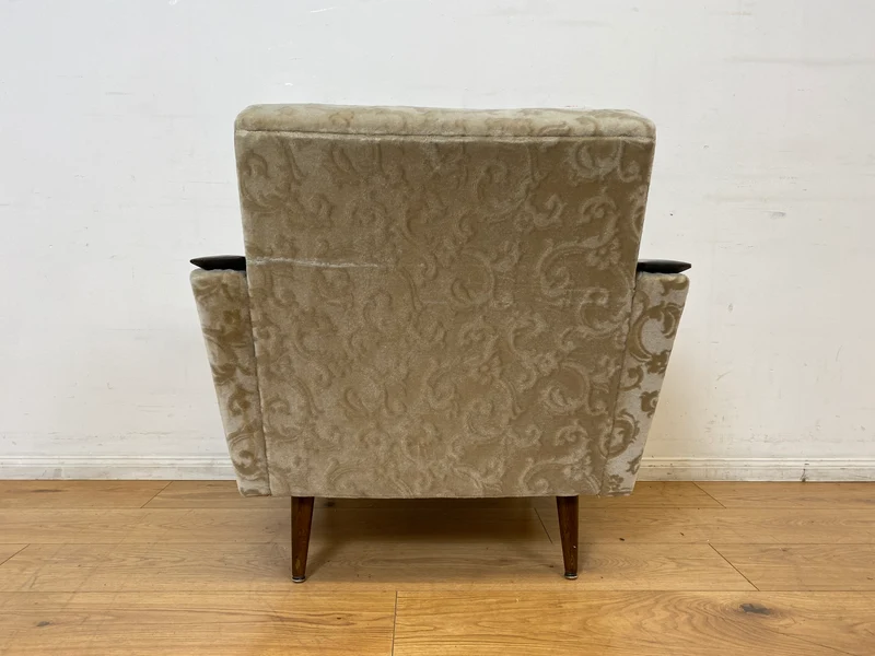 WMK Stilvoller und gut erhaltener Mid-Century Sessel mit Originalbezug und edlem Holzgestell