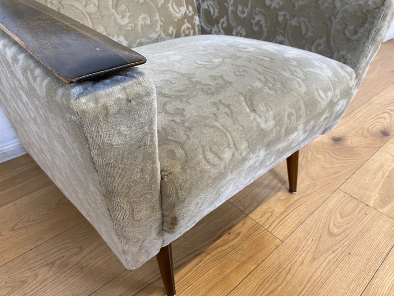 WMK Stilvoller und gut erhaltener Mid-Century Sessel mit Originalbezug und edlem Holzgestell