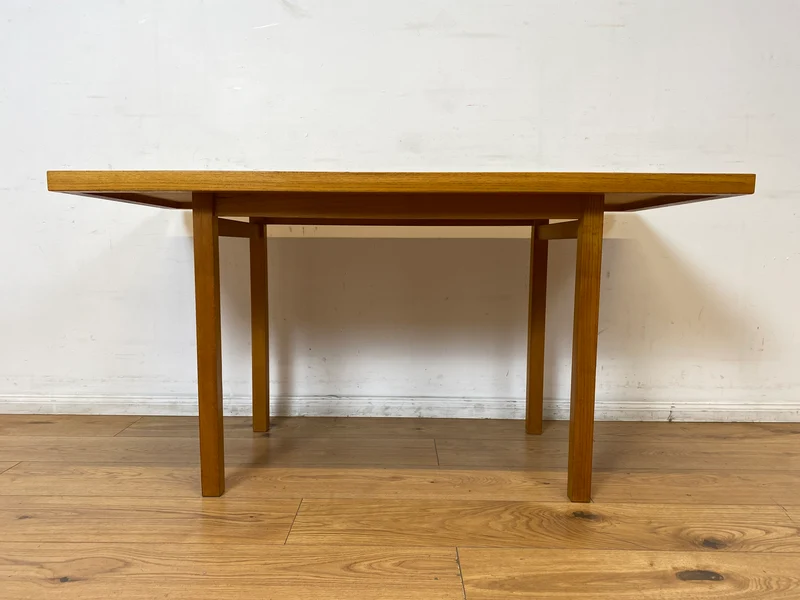 WMK I Versand möglich I Minimalistischer und gut erhaltener heller 60er Jahre Couchtisch in Eichenholz