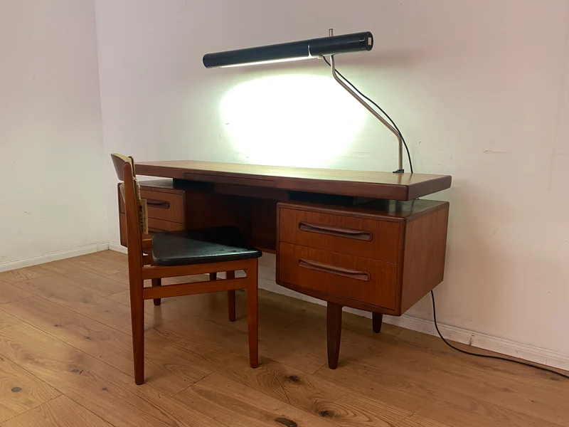 Sehr rare verstellbare Mid-Century Schwanenhals Tischleuchte von VEB NARVA I Lampe Leuchte Architektenlampe Schreibtischlampe Arbeitsleuchte Vintage Retro Werkstatt Ostalgie Industrie Design I