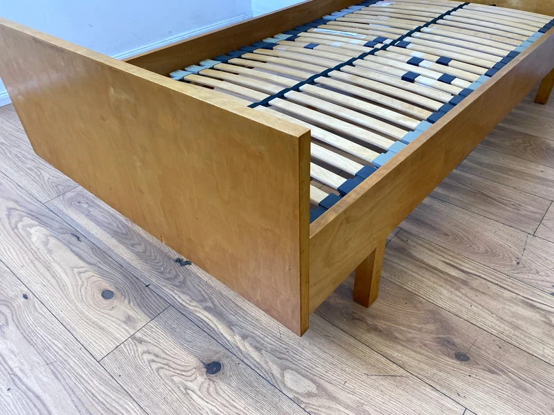 WMK I Stilvolles helles Mid-Century Einzelbett von VEB Hellerau aus 1965 mit verstellbarem 90x190 cm Lattenrost