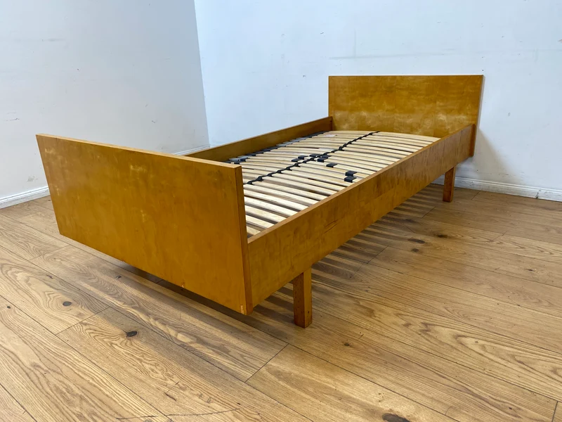 WMK I Stilvolles helles Mid-Century Einzelbett von VEB Hellerau aus 1965 mit verstellbarem 90x190 cm Lattenrost
