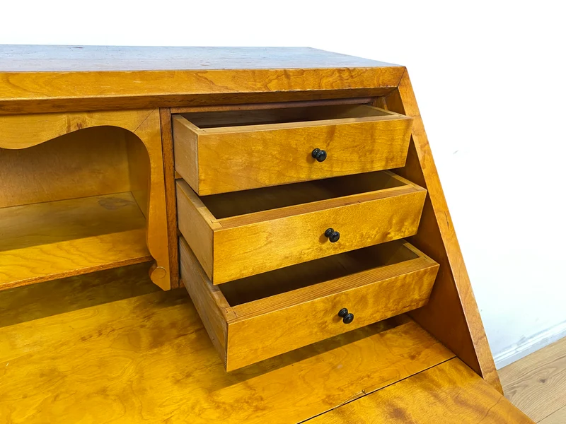 WMK I Besonders schöner skandinavischer Mid-Century Sekretär aus vollem Holz mit Intarsien