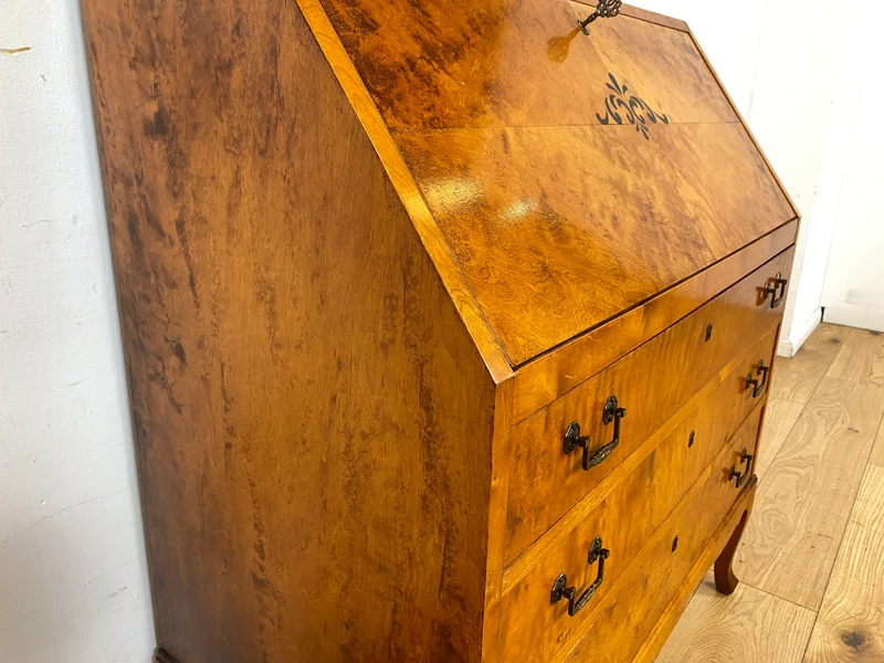 WMK I Besonders schöner skandinavischer Mid-Century Sekretär aus vollem Holz mit Intarsien