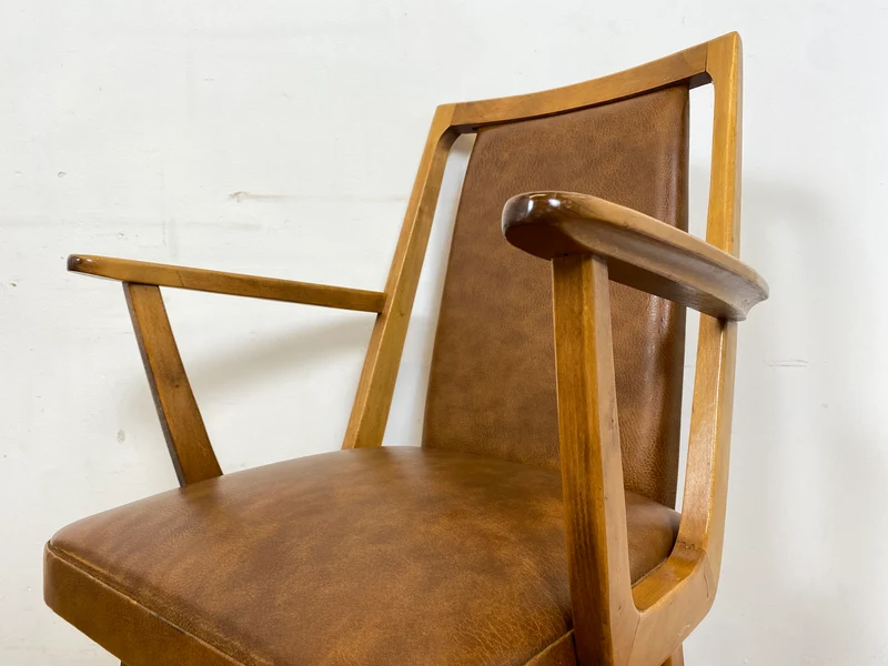 WMK I 1/10 Gemütliche Mid-Century Armlehnstühle mit pflegeleichtem Kunstlederbezug