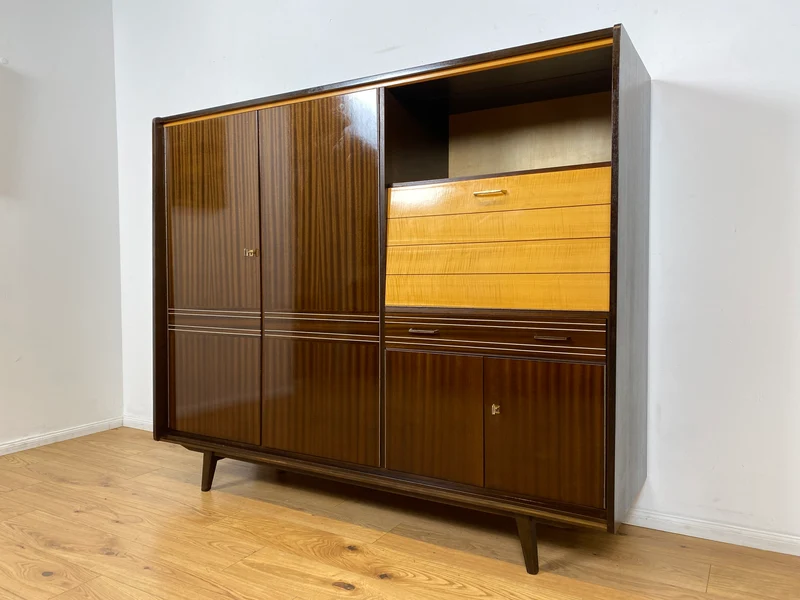 WMK I Stilvoller und geräumiger dunkler Mid-Century Wohnzimmerschrank mit Bar Fach