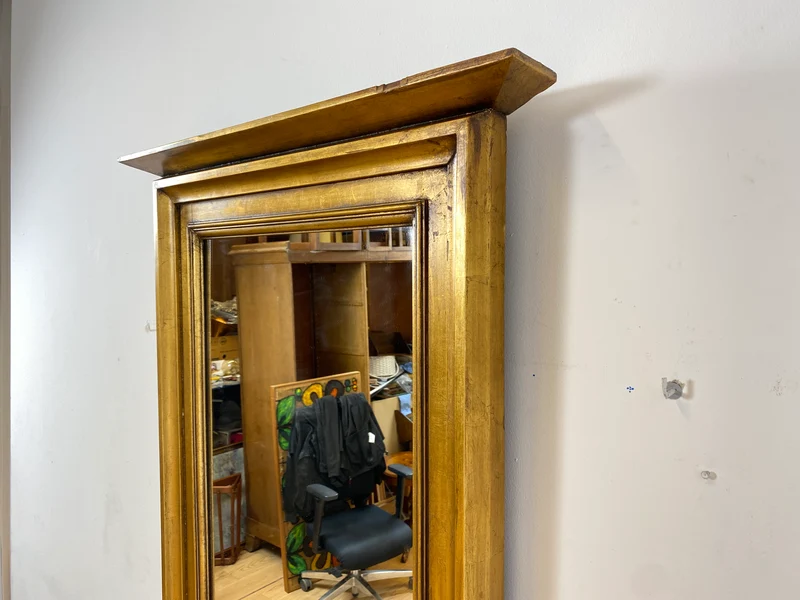 WMK I Schöner 72x130cm großer antiker Wandspiegel mit goldfarbenem Holzrahmen & Alterspatina