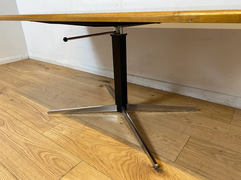 WMK I Stilvoller höhenverstellbarer 70er Jahre Designer Tisch von Wilhelm Renz