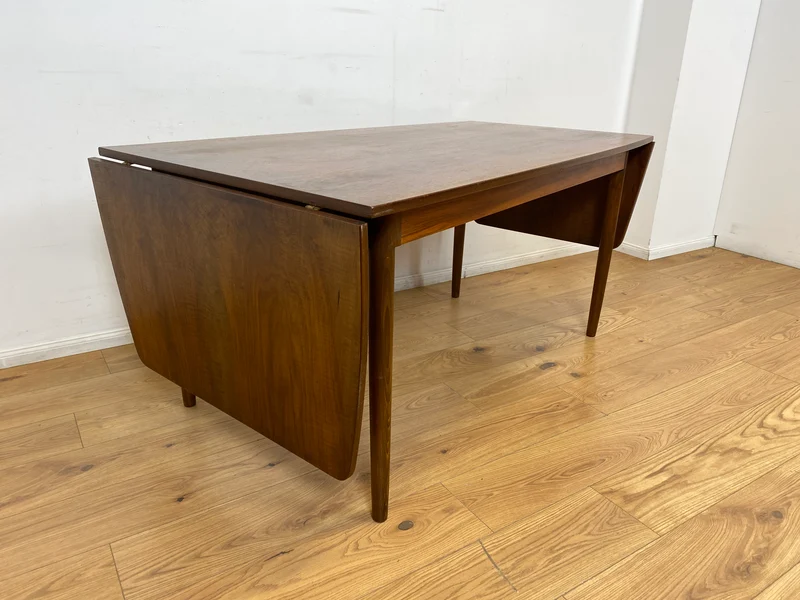 WMK I Eleganter skandinavischer Drop Leaf Esszimmertisch in Nussbaum mit hochklappbaren Erweiterungen