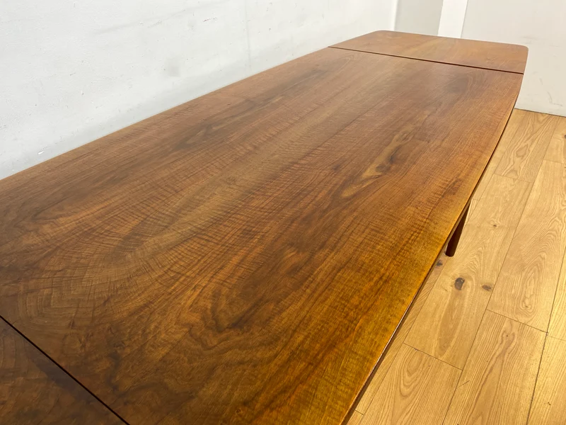 WMK I Eleganter skandinavischer Drop Leaf Esszimmertisch in Nussbaum mit hochklappbaren Erweiterungen
