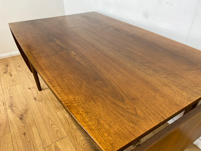 WMK I Eleganter skandinavischer Drop Leaf Esszimmertisch in Nussbaum mit hochklappbaren Erweiterungen