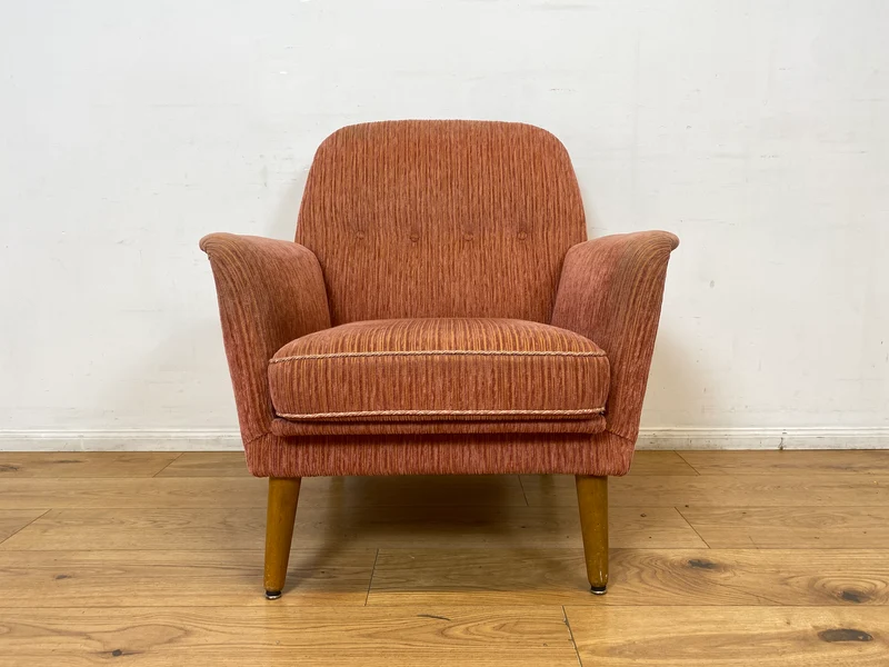 WMK I Formschöner & sehr gut erhaltener skandinavischer Mid-Century Sessel in Altrosa mit bequemen Federkernsitz