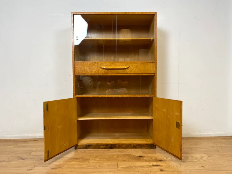 Schöne 50er Jahre Vitrine aus vollem Holz in Maserbirke I Schrank Glasvitrine Wohnzimmerschrank Highboard Bücherschrank Geschirrschrank Vintage Mid-Century 60er I