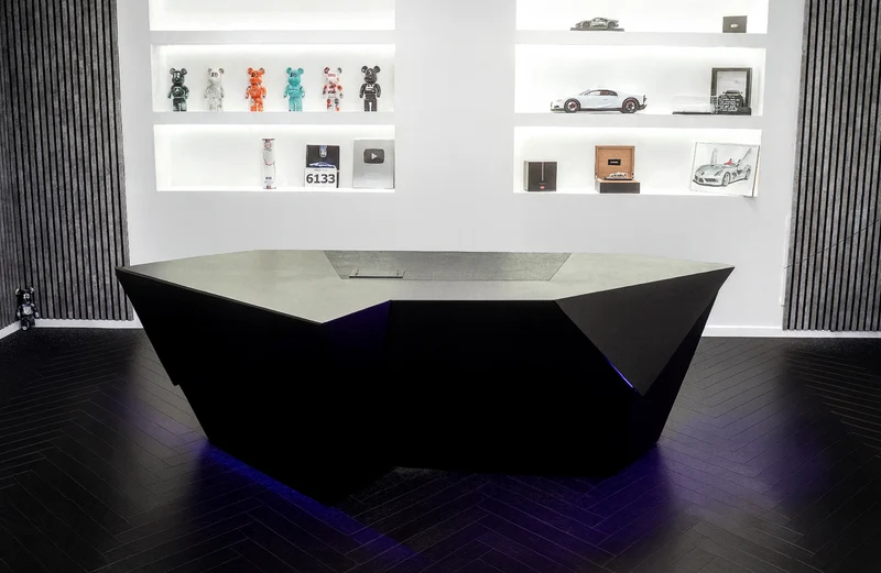 SAPHIR Tisch