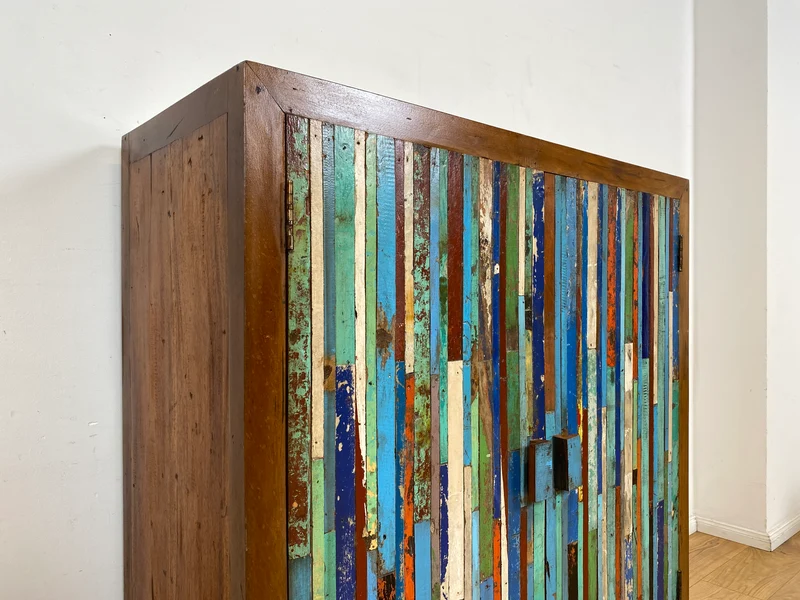 Boatwood by WMK I Großartiger Schrank handgefertigt aus altem Bootsholz in Originalfarben