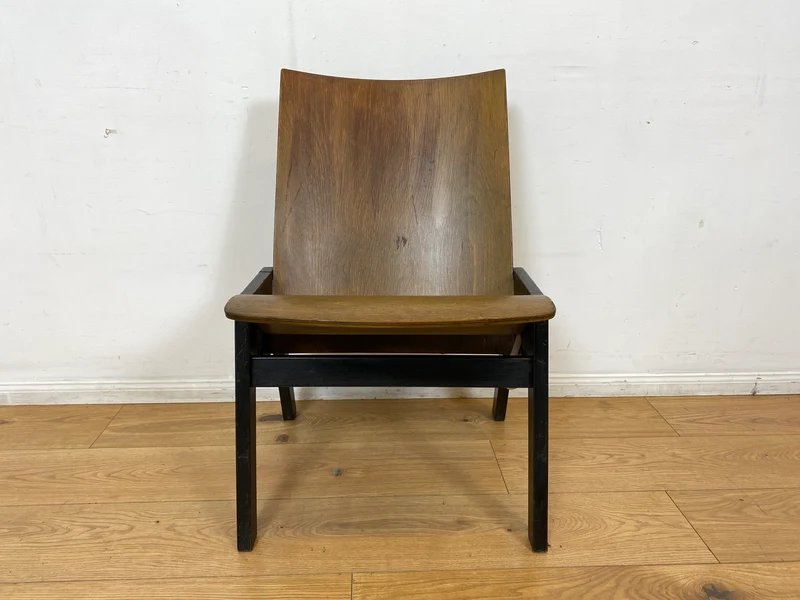 WMK I 1/5 Stilvoller & seltener stapelbarer Mid-Century Klappstuhl in Eichenholz