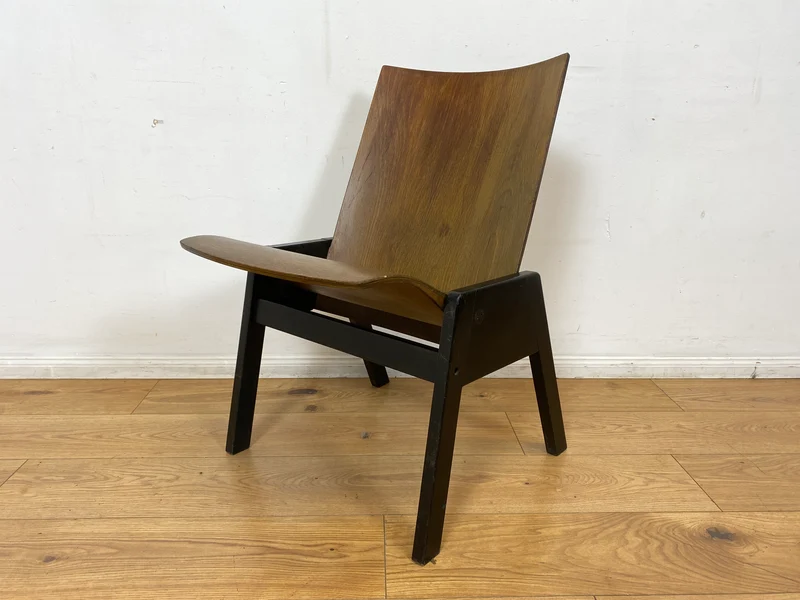 WMK I 1/5 Stilvoller & seltener stapelbarer Mid-Century Klappstuhl in Eichenholz