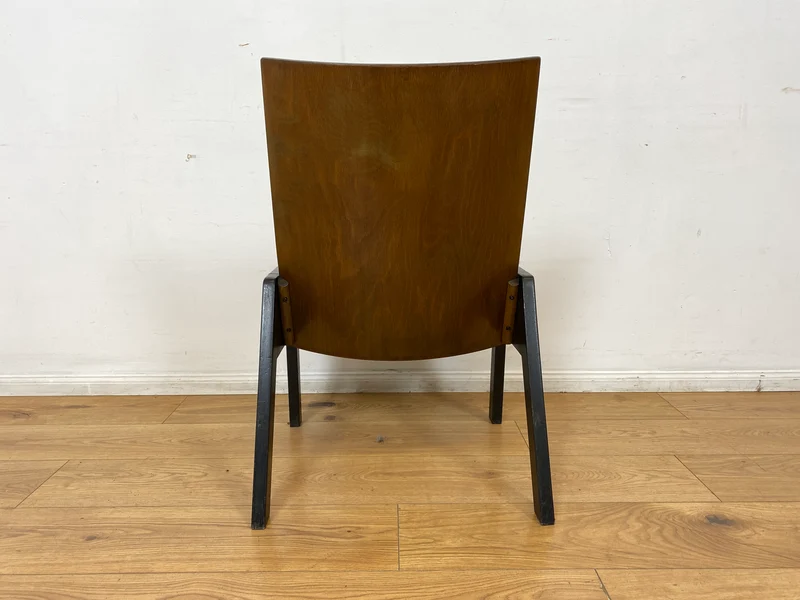 WMK I 1/5 Stilvoller & seltener stapelbarer Mid-Century Klappstuhl in Eichenholz