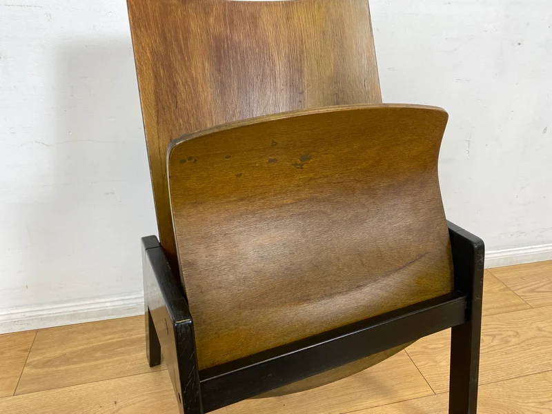 WMK I 1/5 Stilvoller & seltener stapelbarer Mid-Century Klappstuhl in Eichenholz