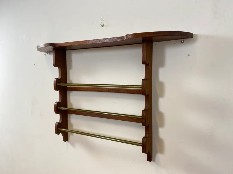 WMK I Schönes Mid-Century Wandregal für Geschirrtücher / Handtücher I Vollholz mit Messingstangen