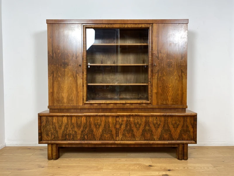 WMK I Wunderschöner 30er Jahre Art Deco Wohnzimmerschrank I Vollholz in edlem Walnuss