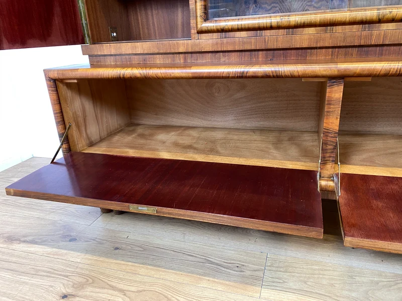 WMK I Wunderschöner 30er Jahre Art Deco Wohnzimmerschrank I Vollholz in edlem Walnuss