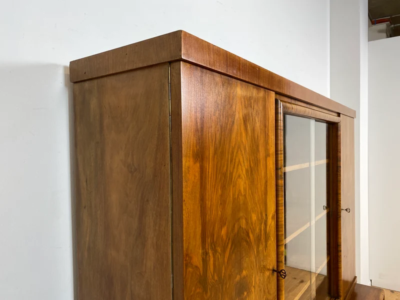 WMK I Wunderschöner 30er Jahre Art Deco Wohnzimmerschrank I Vollholz in edlem Walnuss